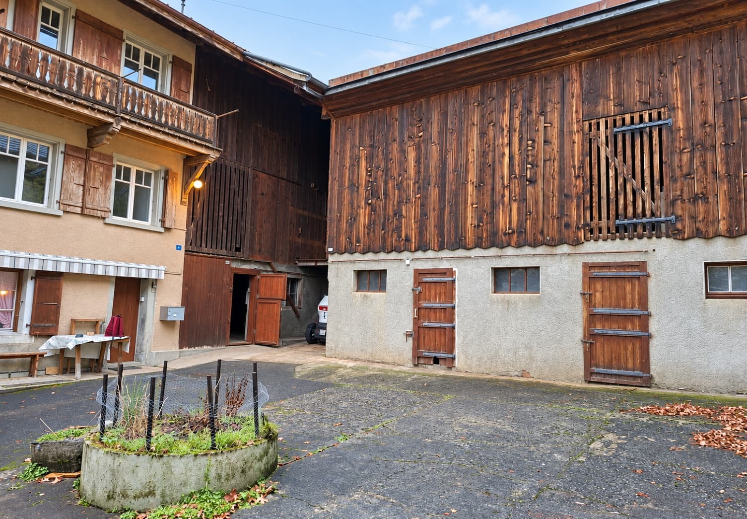 House for renovation + 2 barns