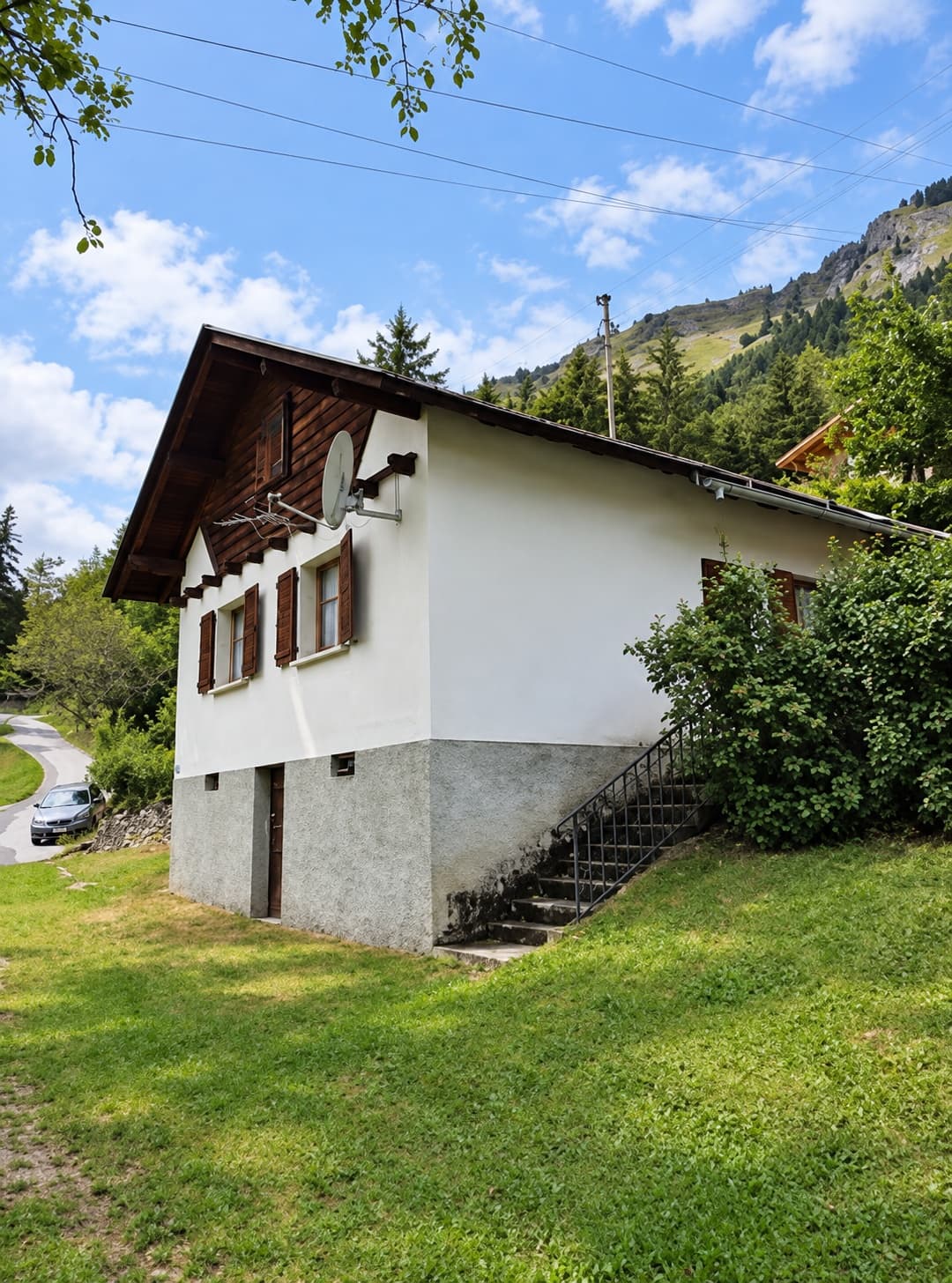 Alpine cottage for renovation — Savièse